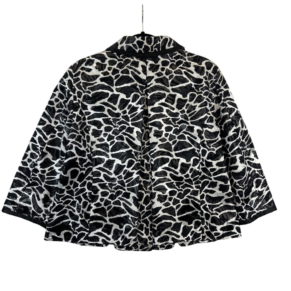 Chico's Jacket Womens 2 Black White Giraffe Print‎ Crinkle Metallic 3/4 Sleeve - Picture 2 of 6